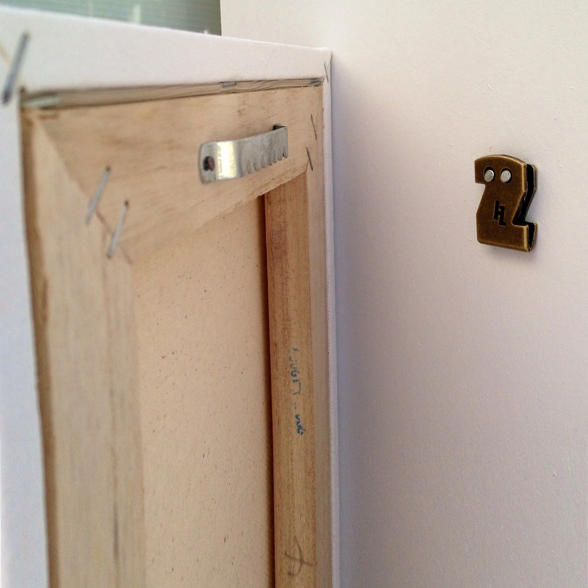 Find the HangZ™ Professional Hangers™ Sawtooth Hook Kit, 20 lb. at Michaels